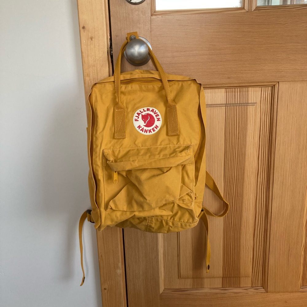 Classic Fjallraven Ochre Kanken EUC